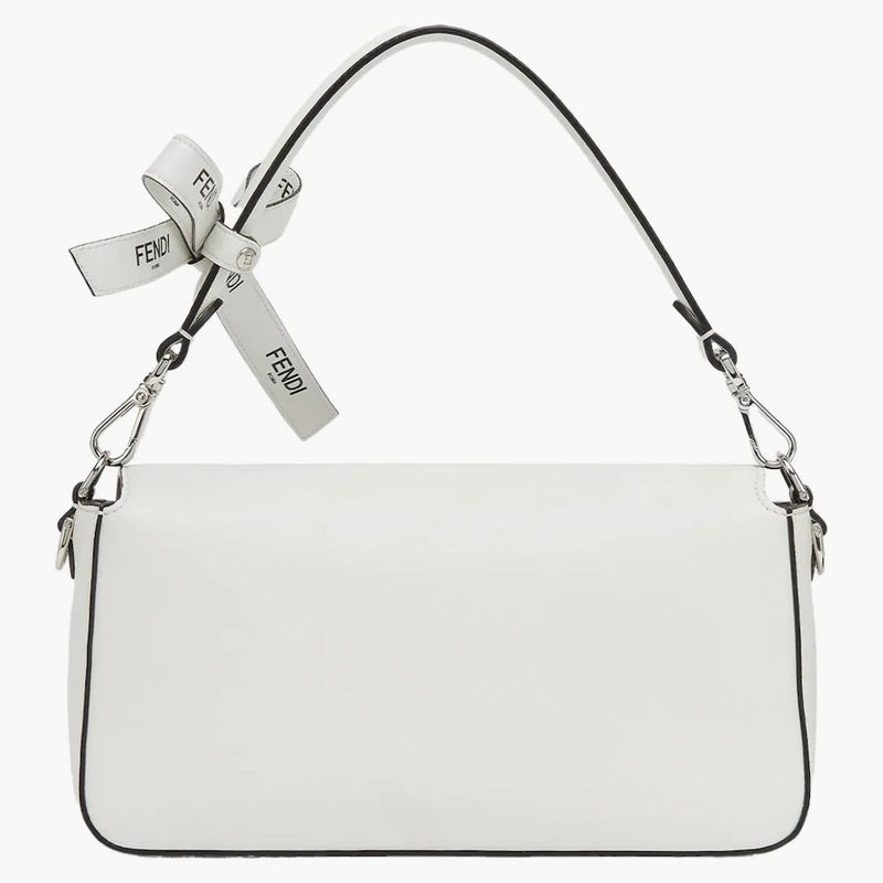 Fendi av Marc Jacobs Baguette vit läderväska