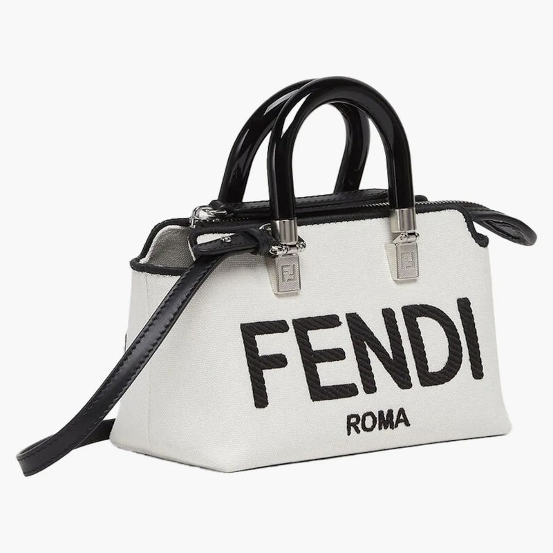 Fendi av Marc Jacobs förresten Mini White Canvas Small Boston Bag med Fendi Roma broderi