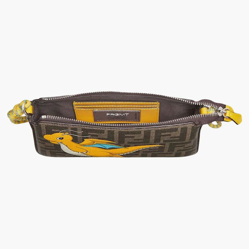 Fendi x frgmt x pokemon ff tyg väska baguette påse multicolor