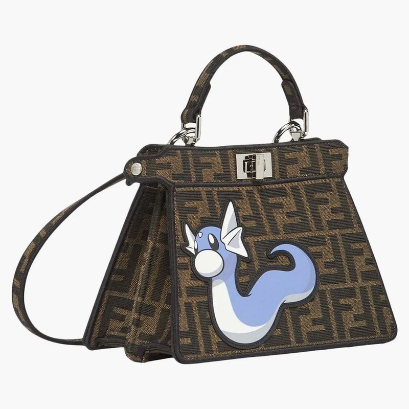 Fendi x frgmt x pokemon ff tygpåse peekaboo iseeu petite multicolor