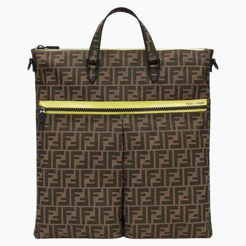 Fendi x frgmt x pokemon ff tyg väska shoppare brun