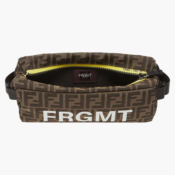 Fendi x frgmt x pokemon ff tyg bälte väska brun