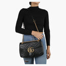 Gucci GG Bolso de hombro Marmont Matelasse Medium Black