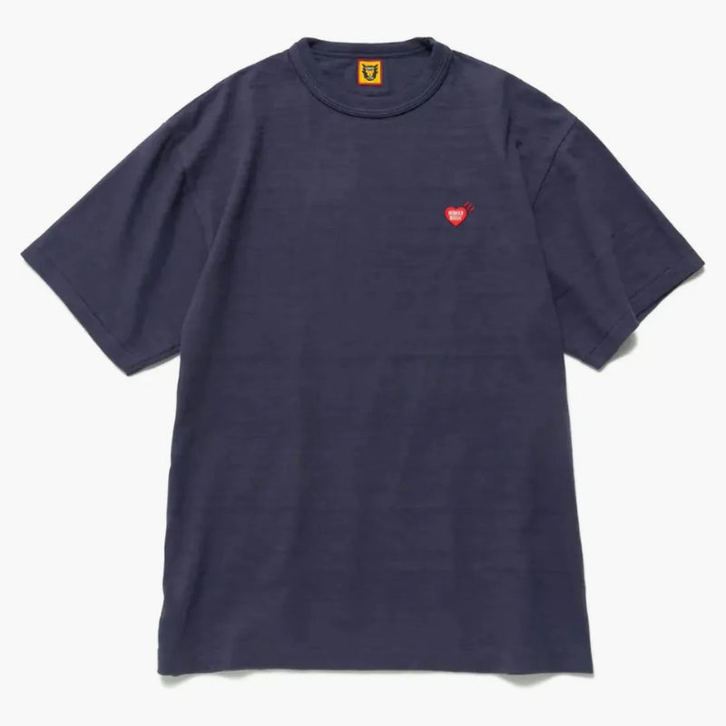 Camiseta de insignia de corazón humano marina