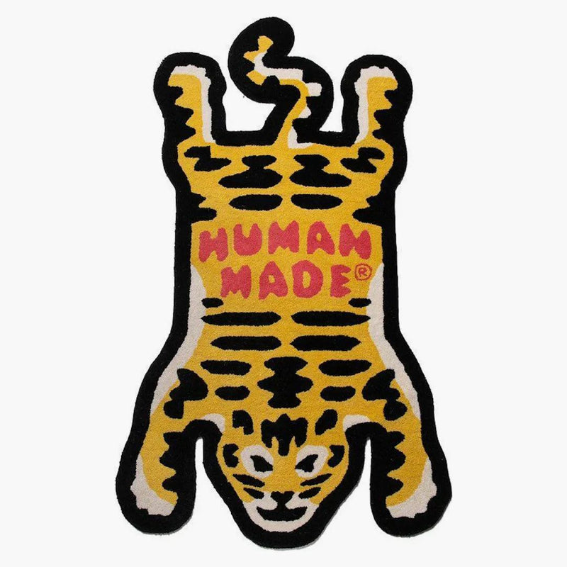 Giallo di tappeto di grande tigre fatto umano