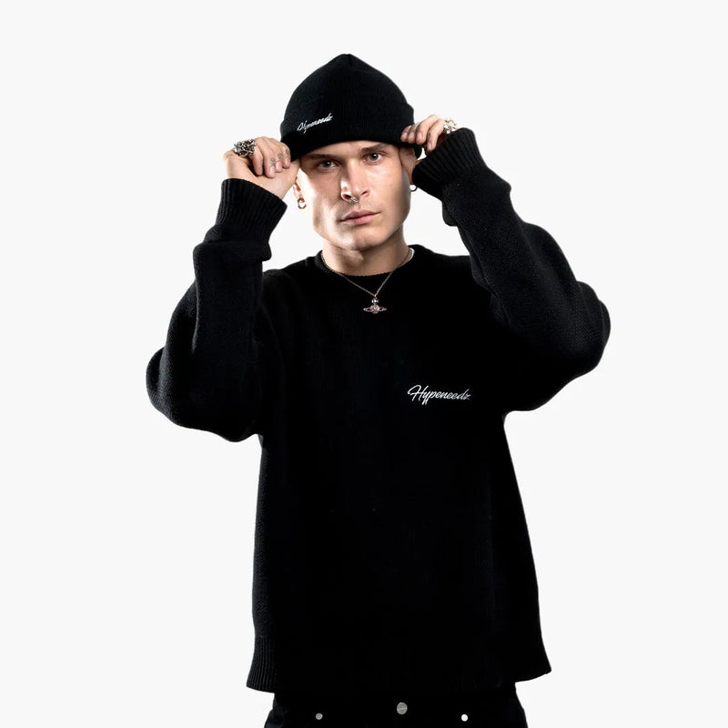 Hypeneedz Basics Knit Sweater Model 2