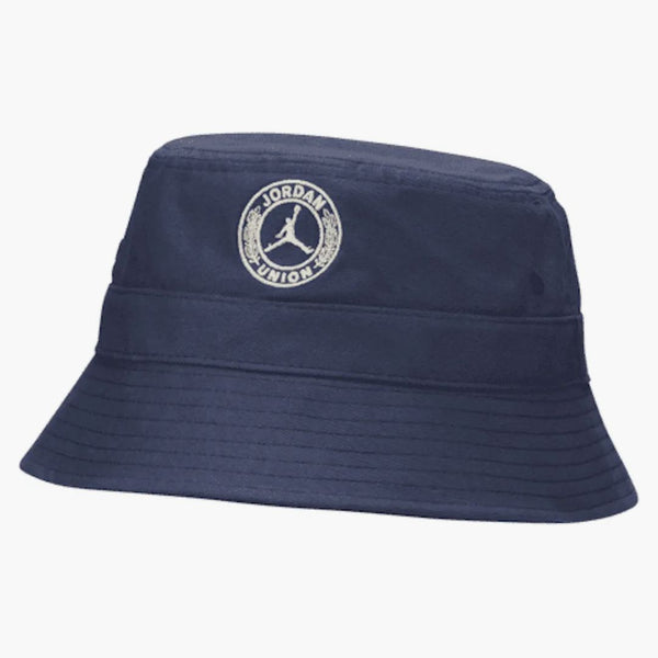 Jordan X Union Bucket har college marin/kokosmjölk