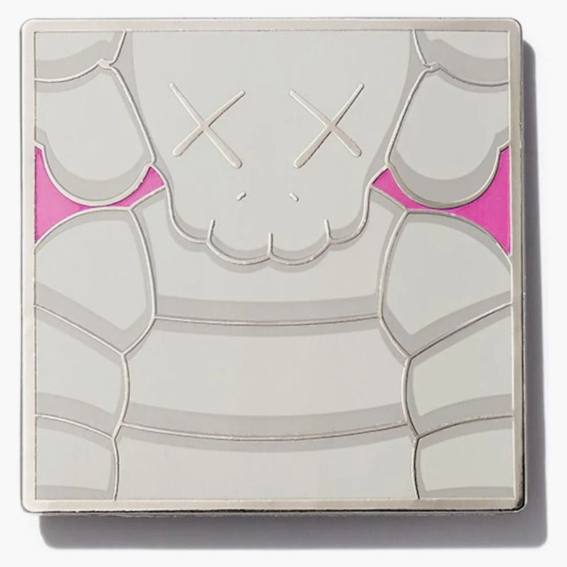 Muzeum Kaws Brooklyn What Party Square Pin Grey