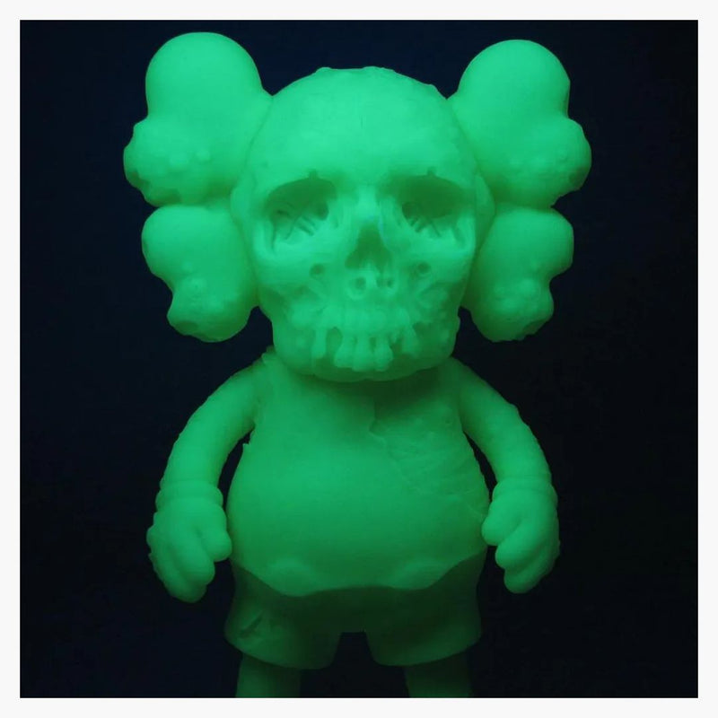 Kaws Pushead Companion Vinyl Figure Glow ve tmě
