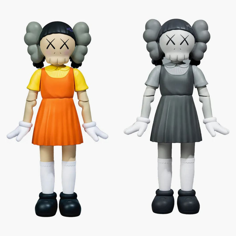 Set di figura in vinile giovane di kaws