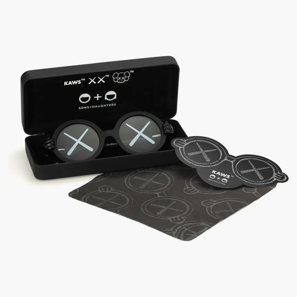 Set completo di occhiali da sole kaws x sd