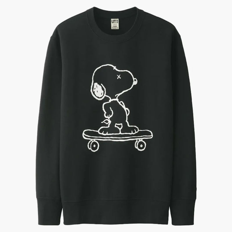 KAWS X UNIQLO X Peanuts Snoopy Skateboarding Sweatshirt Negro