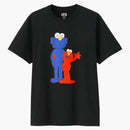 Kaws x uniqlo x sesame street bff elmo čaj (japonský velikost) černá