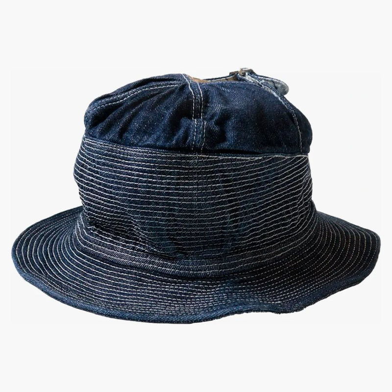 Kapital Den gamle mannen och havet har mörk indigo
