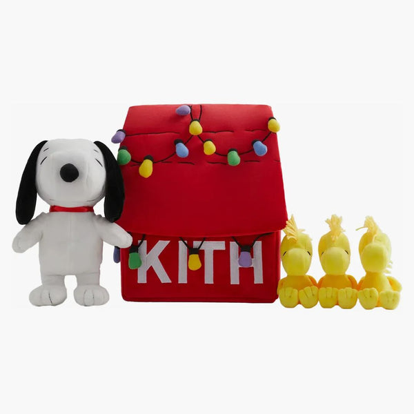 Kith x Peanuts Snoopy Doghouse Plush Multicolor