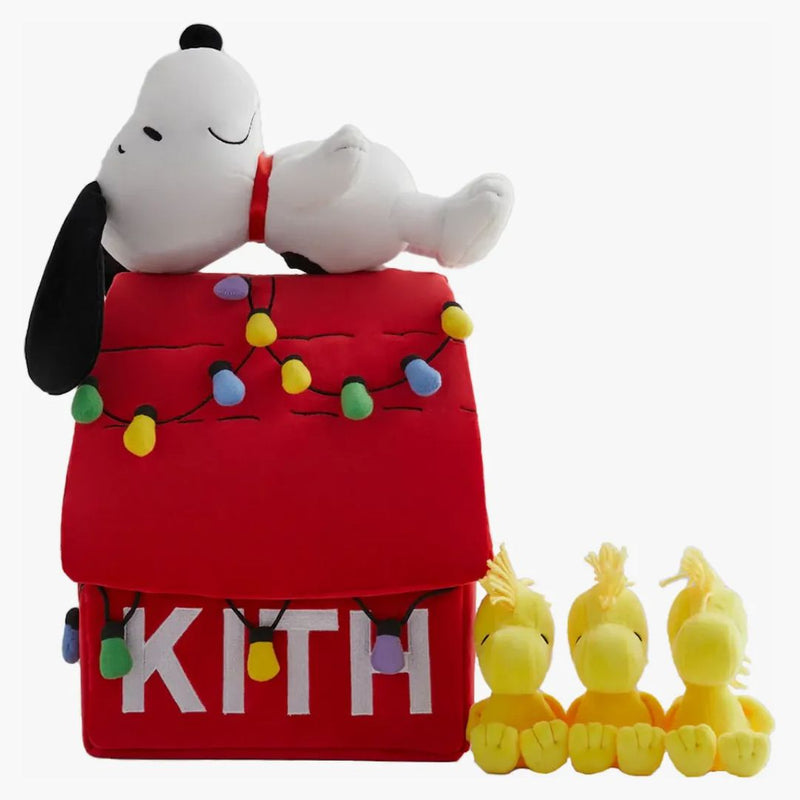 Kith x Peanuts Snoopy Doghouse Plush Multicolor