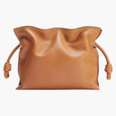 Spojka Loewe Mini Flamenco v Nappa Calfskin teplá pouště