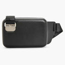 Honda moldeada de Loewe en negro de ternera lisa