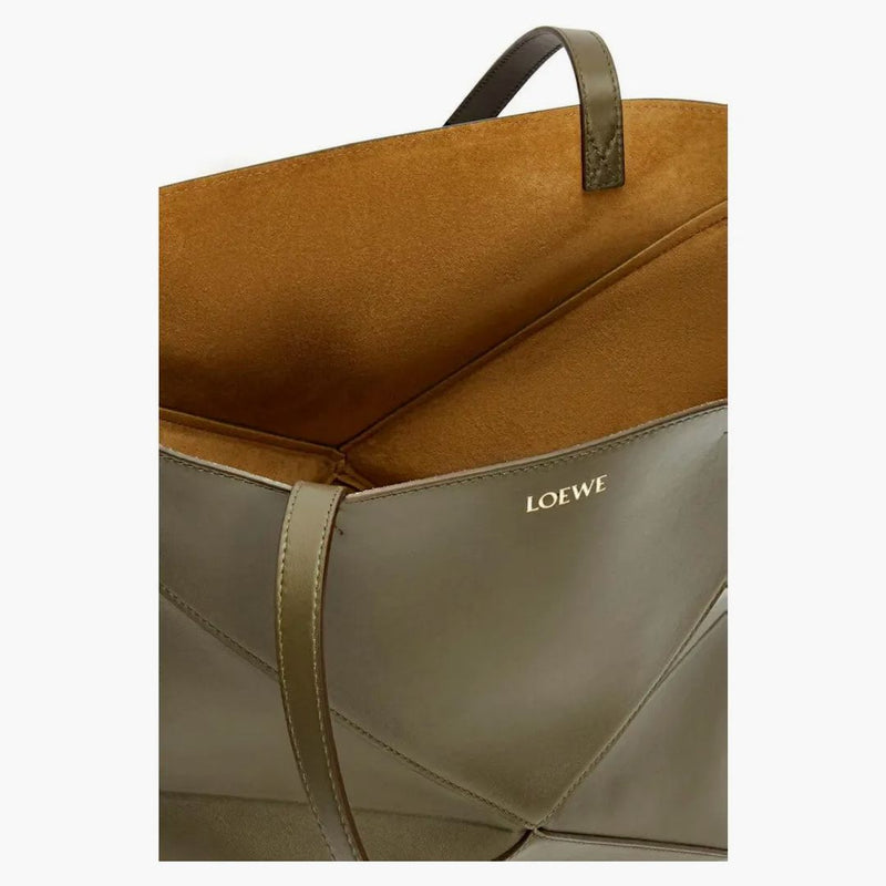 Puzzle loewe piega morta in pelle di vitello luccicante verde kaki scuro
