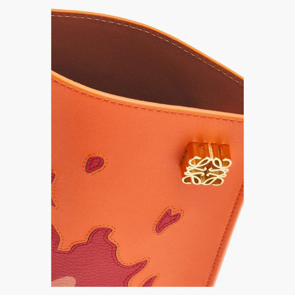 Tasca da dadi calcifera di loewe x howls nella classica arancione della pelle di vitello
