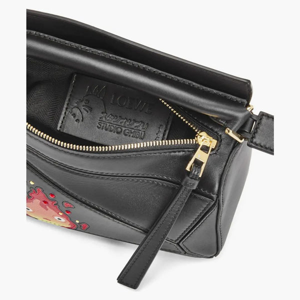 Sacca da puzzle di loewe x Howls Calcifer in pelle di vitello satinata e nero