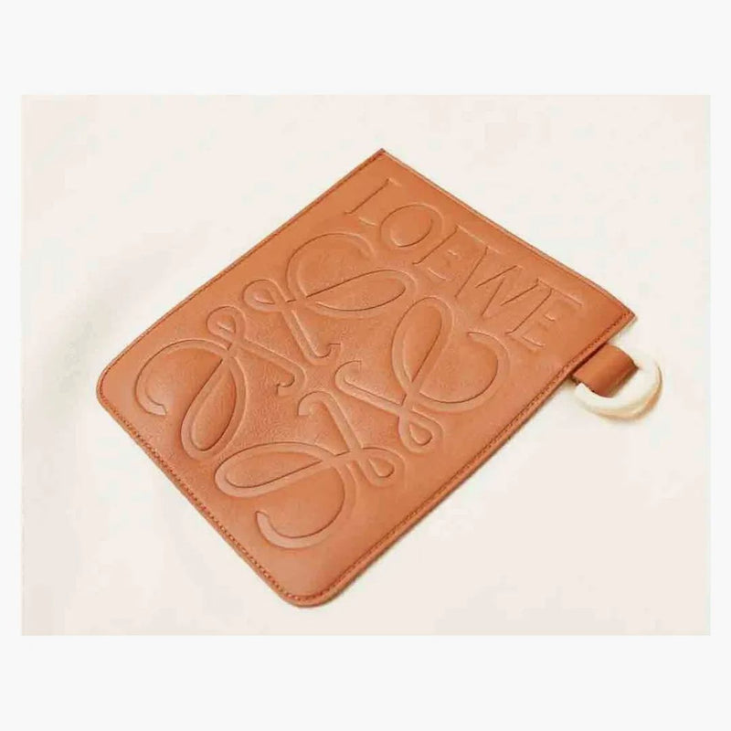 Cenere bianca con cappuccio in pelle di loewe anagram