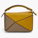 Loewe pusselväska i klassisk kalvskinn oker/mjuk vit