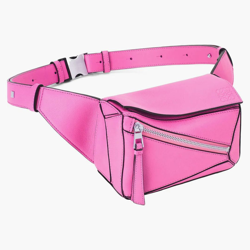 Sacca per sedere del puzzle loewe nel classico mini neon rosa.