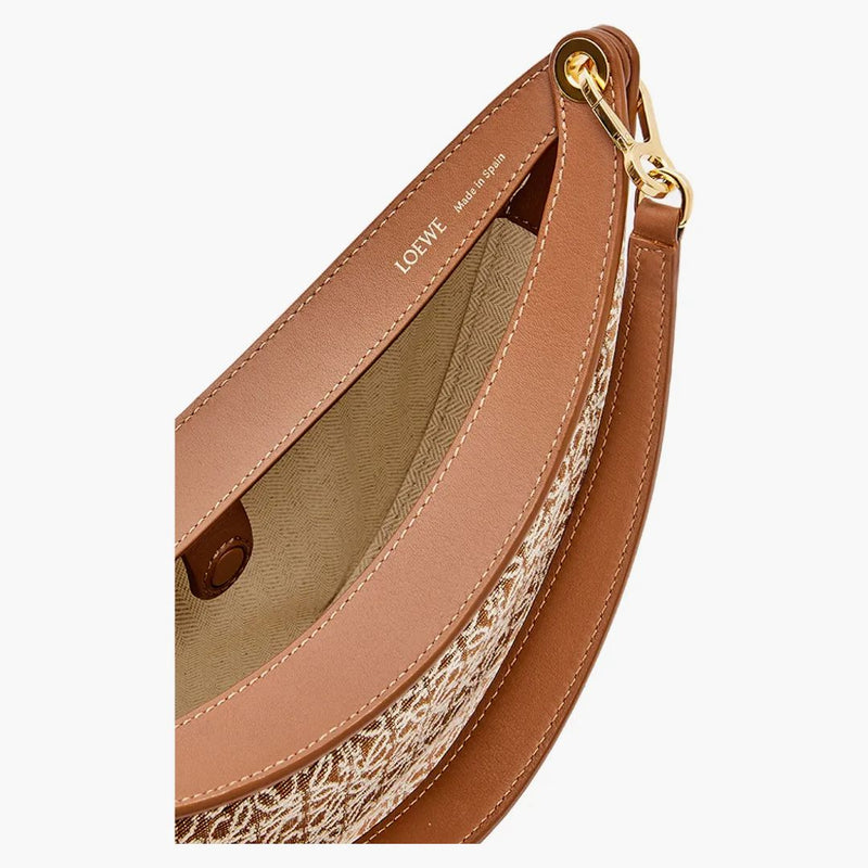 Small Luna Borsa di Loewe in anagram jacquard e classico tan/pecan di pelle di vitello