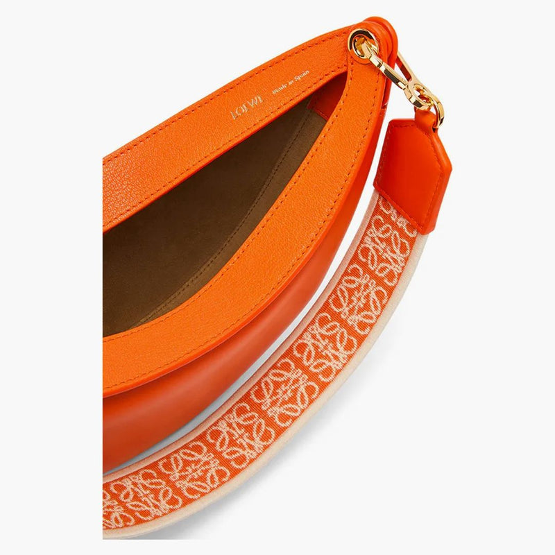 Piccola borsa Luna di Loewe in pelle di vitello di raso e jacquard arancione