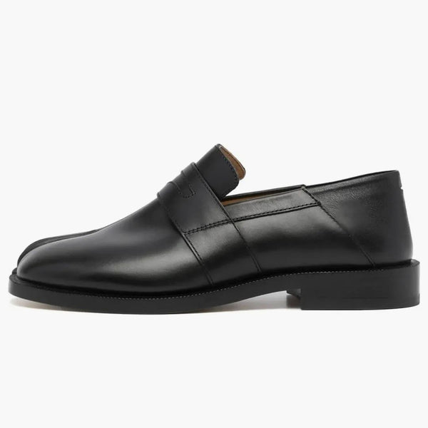 Maison Margiela Tabi Penny Loafers skládací zadní skluz na černé barvě (dámské)