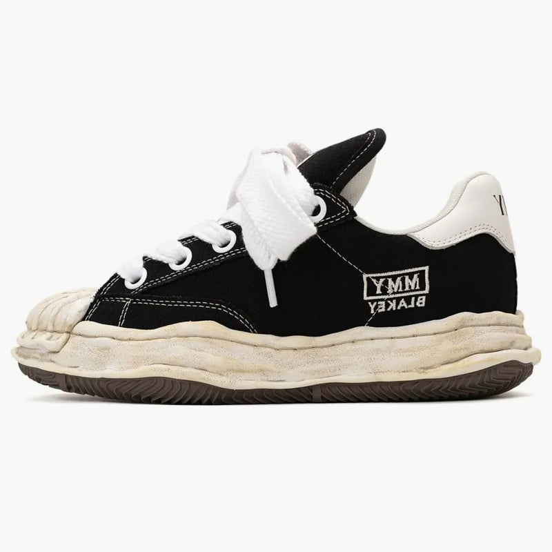 Maison Mihara Yasuhiro Blakey Buffer OG Sole Canvas Low Nödställd mellansula svart vit