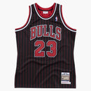 Mitchell & Ness Chicago Bulls 1995-96 Michael Jordan Authentic Jersey Black