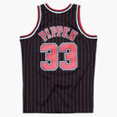 Mitchell & Ness Chicago Bulls Alternate 1995-96 Scottie Pippen Swingman Jersey Black