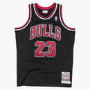 Mitchell & Ness Chicago Bulls Alternate 1997-98 Michael Jordan Authentic Jersey Black