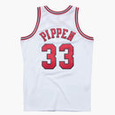 Mitchell & Ness Chicago Bulls Home 1997-98 Scottie Pippen Swingman Jersey White