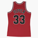 Mitchell y Ness Chicago Bulls Road 1997-98 Scottie Pippen Swingman Jersey Scarlet