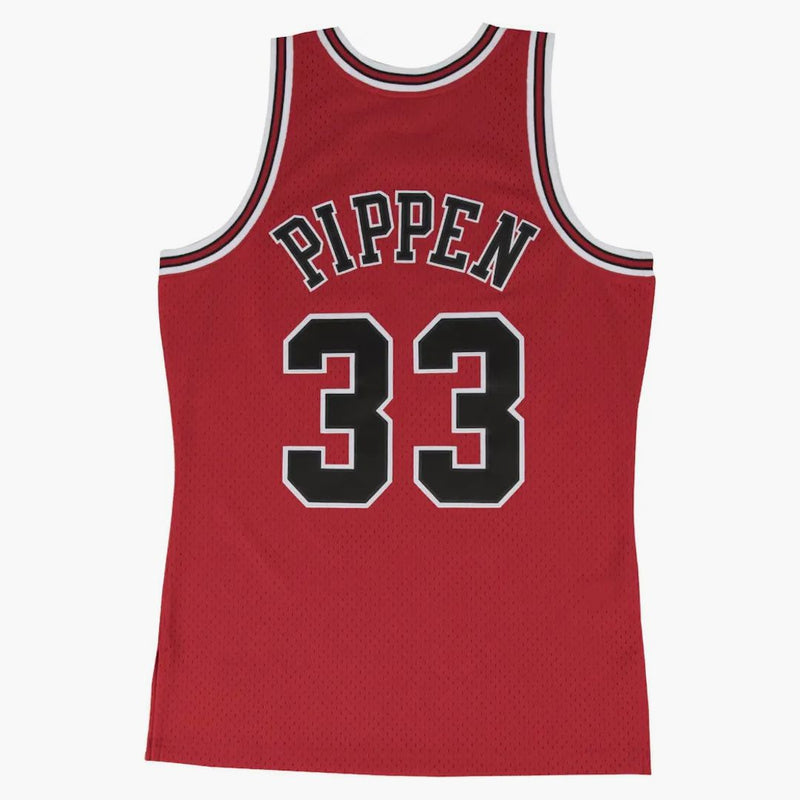 Mitchell & Ness Chicago Bulls Road 1997-98 Scottie Pippen Swingman Jersey Scarlet