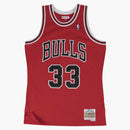 Mitchell y Ness Chicago Bulls Road 1997-98 Scottie Pippen Swingman Jersey Scarlet