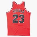 Mitchell y Ness Chicago Bulls Road Finales 1995-96 Michael Jordan Authentic Jersey Scarlet