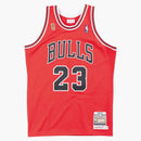 Mitchell y Ness Chicago Bulls Road Finales 1995-96 Michael Jordan Authentic Jersey Scarlet