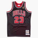 Mitchell & Ness Michael Jordan Chicago Bulls 1996-97 Alternate Authentic NBA Jersey Black/Red/White