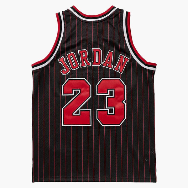 Mitchell & Ness Nba Kids Michael Jordan Chicago Bulls 1996-97 Alternate Authentic Jersey Black/red/white