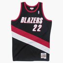 Mitchell & Ness Portland Trail Blazers 1991-92 Clyde Drexler Swingman Jersey Black