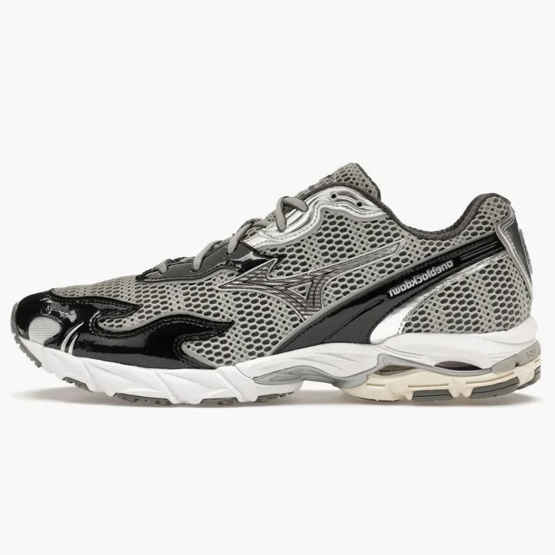 Mizuno Wave Rider 10 Flame Wave One Block Down Onyx