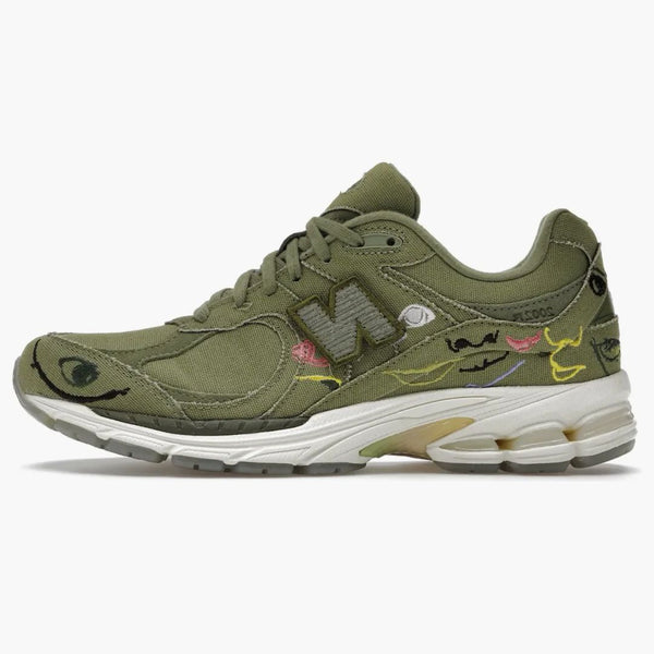 New Balance 2002r Bryant Giles Co teď?