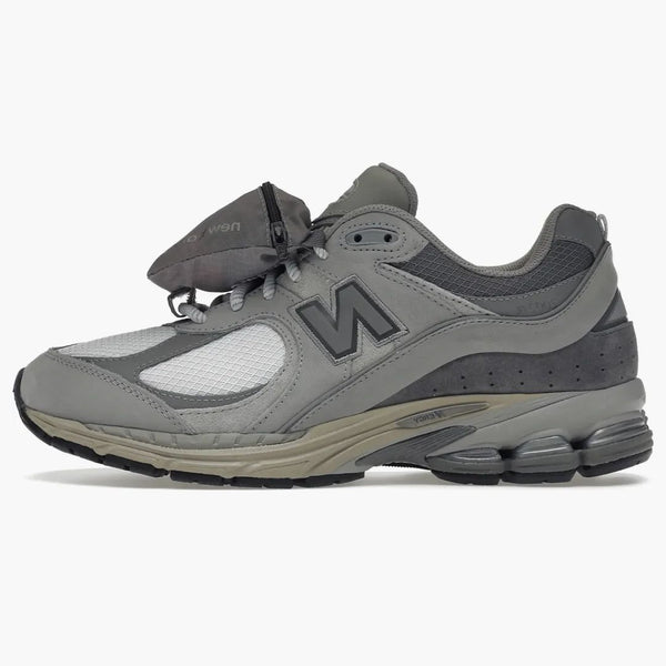 New Balance 2002r šedá kapsa