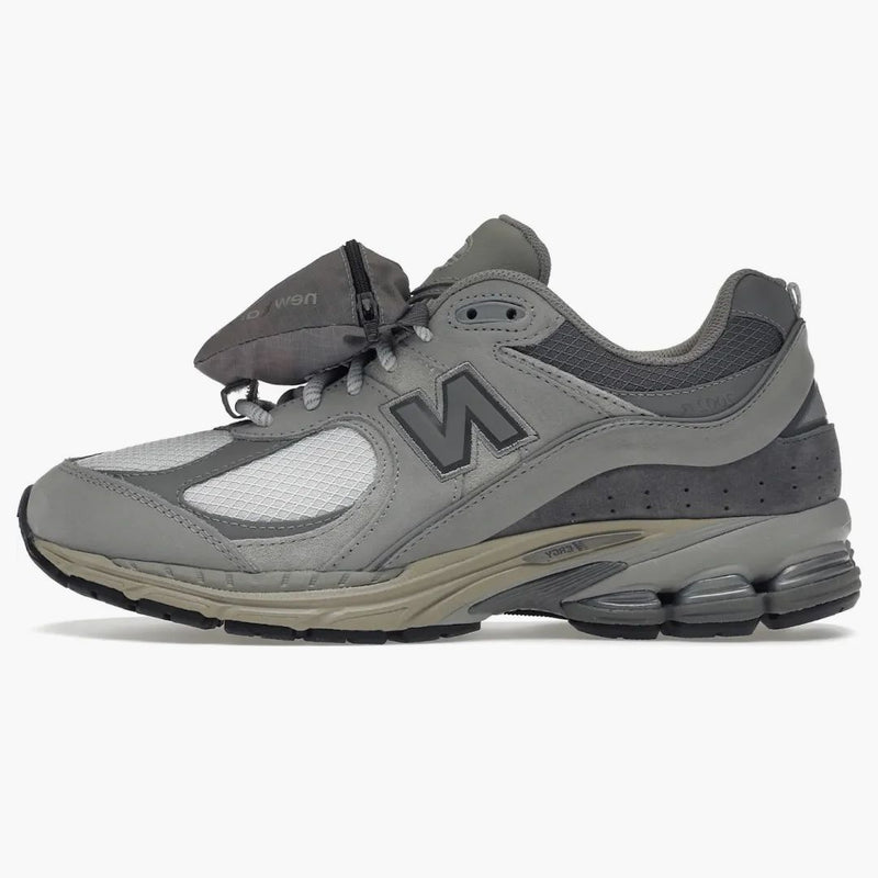 New Balance 2002r šedá kapsa