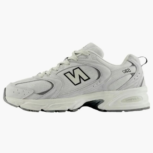 New Balance 530 ljusgrå nödställd