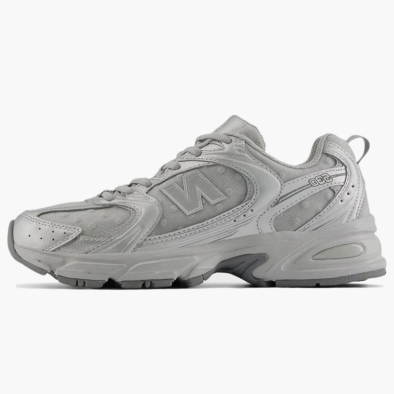 New Balance 530 srebrna metalowa kropki deszczowe